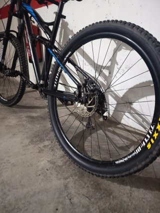 Bicicleta de Montaña Doble Suspensión