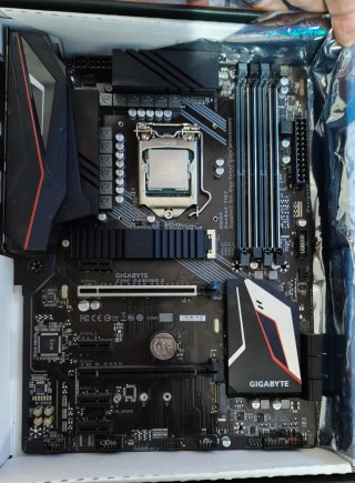 Pack Intel i7 9700K + Placa Gigabyte Z390