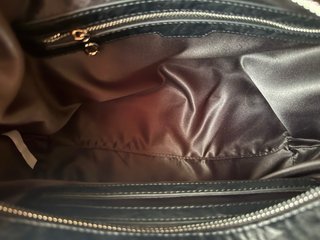 Bolso de Piel Negro KoniKoni