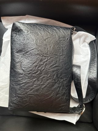 Bolso de Piel Negro KoniKoni