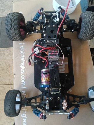 Coche RC Dynamite 380