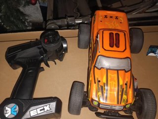 Coche RC Dynamite 380