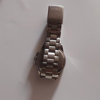 Casio MTP-1259P reloj clásico blanco acero 38mm