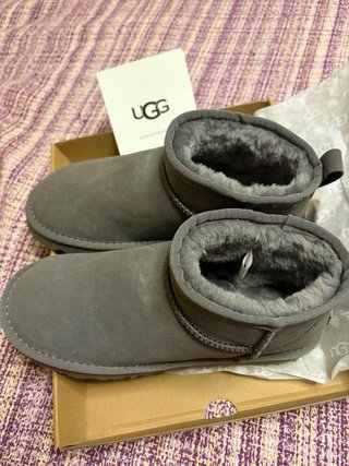 Botines UGG Gris Talla 39.AUTÉNTICOS.Sin estrenar.