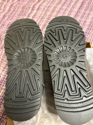 Botines UGG Gris Talla 39.AUTÉNTICOS.Sin estrenar.
