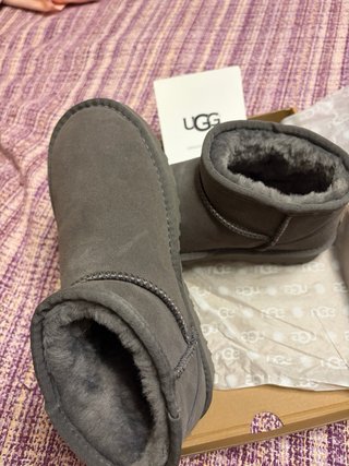 Botines UGG Gris Talla 39.AUTÉNTICOS.Sin estrenar.