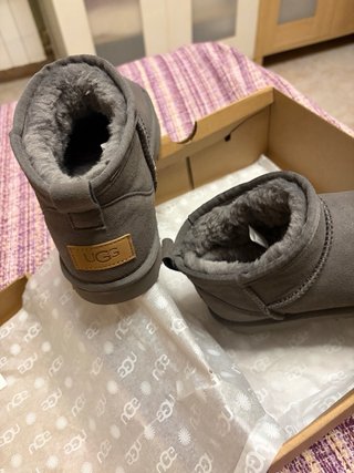 Botines UGG Gris Talla 39.AUTÉNTICOS.Sin estrenar.