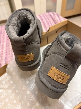 Botines UGG Gris Talla 39.AUTÉNTICOS.Sin estrenar.