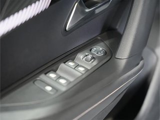 Peugeot 2008 1.2 100CV Allure