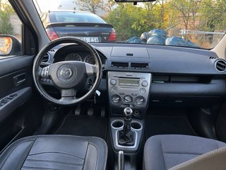 Mazda 2 2005