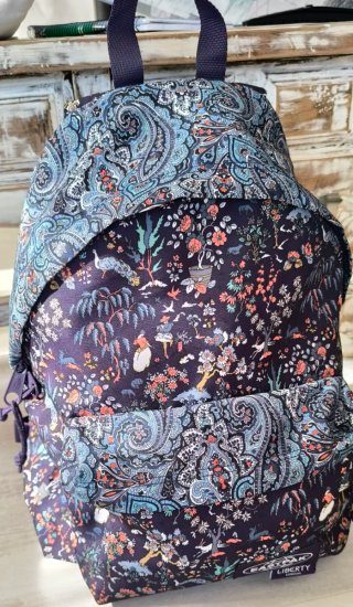 Mochila Eastpak x Liberty London