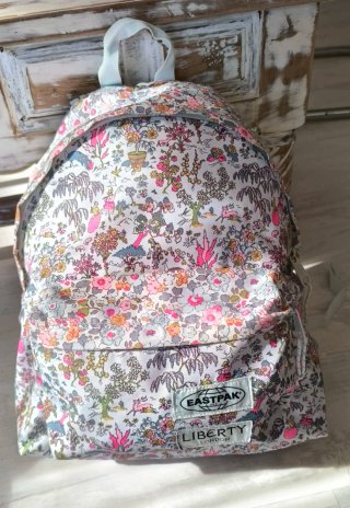 Mochila Eastpak x Liberty London