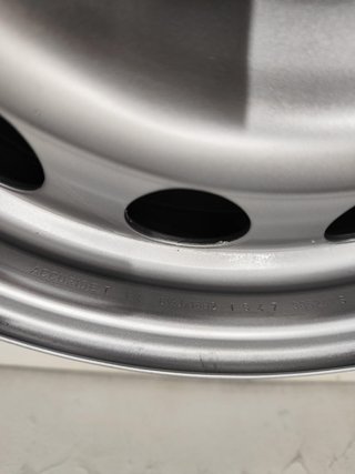 Llanta de chapa de 16 pulgadas Peugeot Citroën