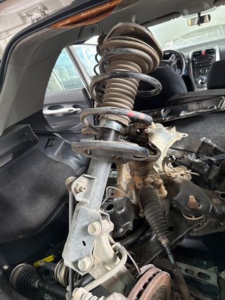 AMORTIGUADOR DELANTERO DERECHO Toyota Auris (E18)(10.2012->)