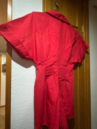 Mono Rojo Estilo Camisero