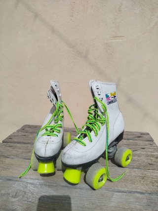 Patines de 4 ruedas blancos