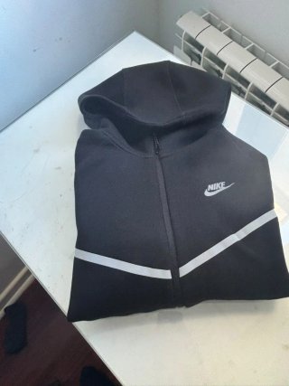 Sudadera Nike Negra con Cremallera