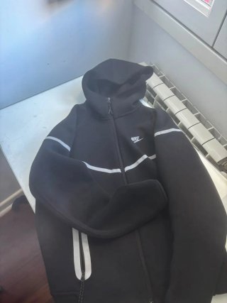 Sudadera Nike Negra con Cremallera