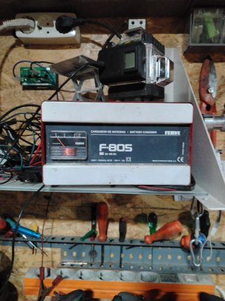 Cargador de Baterías Ferve F-805