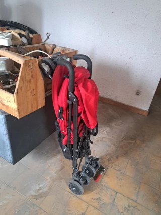 Silla de paseo roja