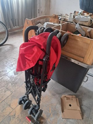 Silla de paseo roja
