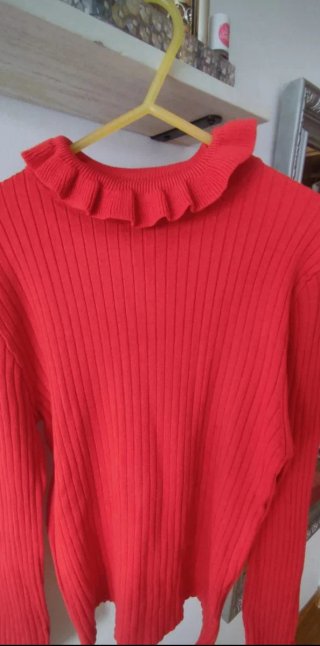 Jersey H&M rojo con cuello volante