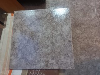 Lote azulejos y piezas parquet