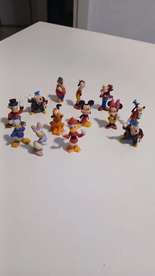 Lotto 13 statuine vintage Disney Kinder Sorpresine
