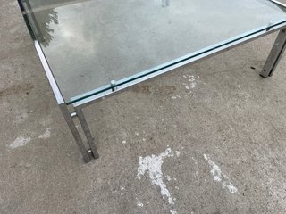 Mesa de centro de cristal y metal
