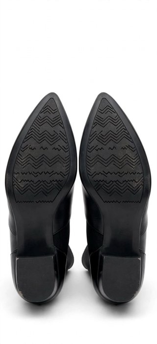 Botines Stradivarius Negro Punta Fina Talla