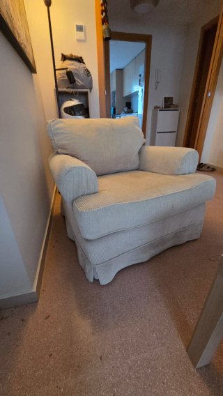 Butaca de tela beige