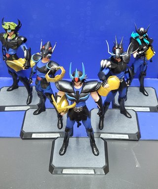 Caballeros negros de bronce Saint Seiya