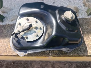 Depósito de gasolina y bomba vespa Piaggio