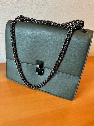Borsa tracolla ecopelle martellata verde