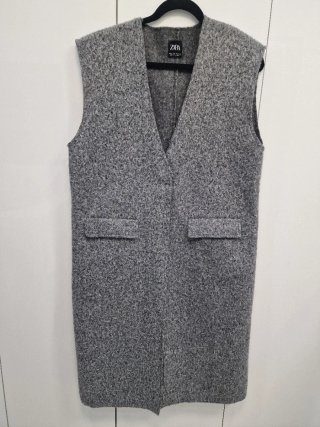 Chaleco largo gris Zara