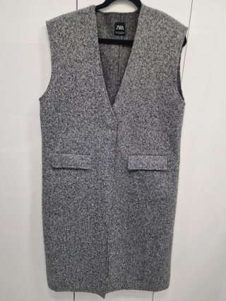 Chaleco largo gris Zara