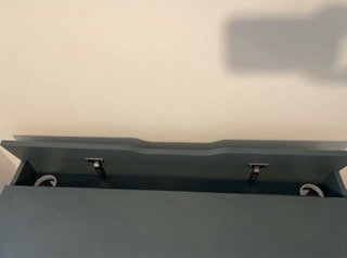 Escritorio IKEA azul verdoso