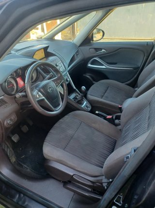 Opel Zafira Tourer 2015