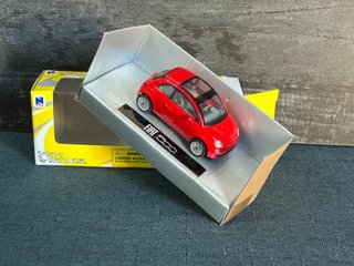 Fiat 500 rossa scala 1/43 New Ray modellino metal