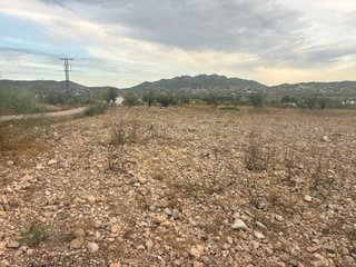 Terreno rústico con vistas a la montaña Hondon de