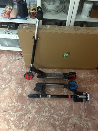 Patinete infantil con luces LED 2 por 25 euros