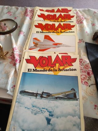 Lote de 40 Revistas Volar: El Mundo de la Aviación
