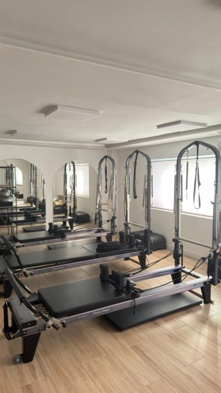 Reformer Pilates Balanced Body Allegro 2 con Torre