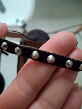 Zapatos de Tacón Negros con Tachuelas
