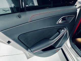 Mercedes-Benz Clase CLA 45 AMG 381CV 2016