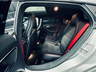 Mercedes-Benz Clase CLA 45 AMG 381CV 2016
