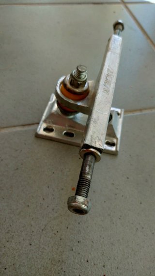 RETRO 80S VINTAGE EJES TORO SANCHESKI MONOPATIN