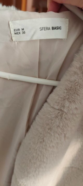 Chaqueta de pelo beige