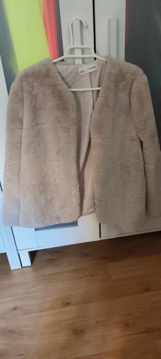 Chaqueta de pelo beige