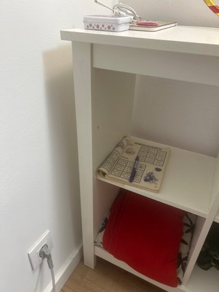Estantería blanca de 4 huecos con patas Ikea